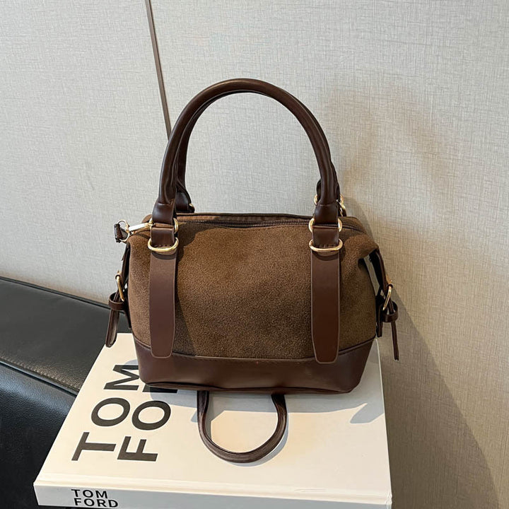 Damen Handtasche mit charmantem Tier-Anhänger und zwei Trageoptionen Nord Taschen
