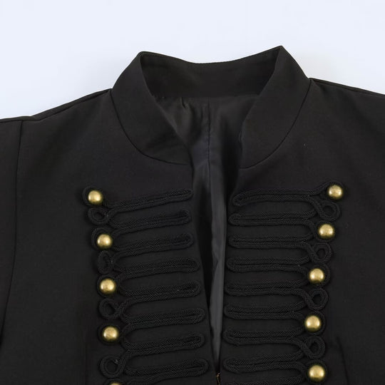 Damen Kurzjacke im militärischen Stil mit Stehkragen und Zierfrosch-Detail Nord Taschen