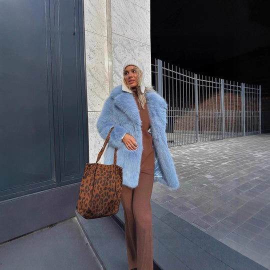 Damen Kurzer luxuriöser Kunstpelzmantel mit voluminösem Schalkragen und Boxy‑Silhouette Nord Taschen