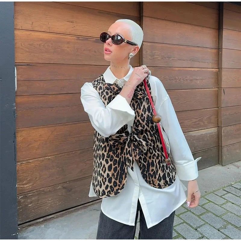 Damen Ärmellose Strickweste mit Leopardenmuster und dekorativen Bindeschleifen Nord Taschen