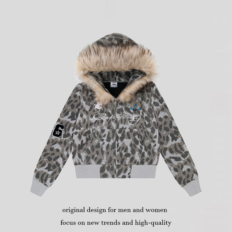 Damen Kapuzen-Sweatjacke mit Kunstfellbesatz, Leo-Allover und Reißverschluss Nord Taschen