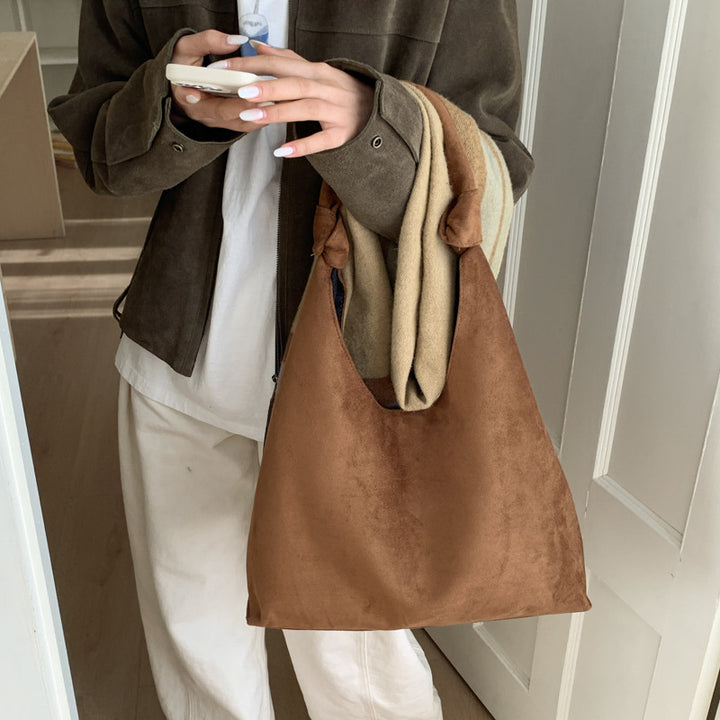 Damen Hobo-Tasche aus weichem Veloursleder mit modischem Design Nord Taschen