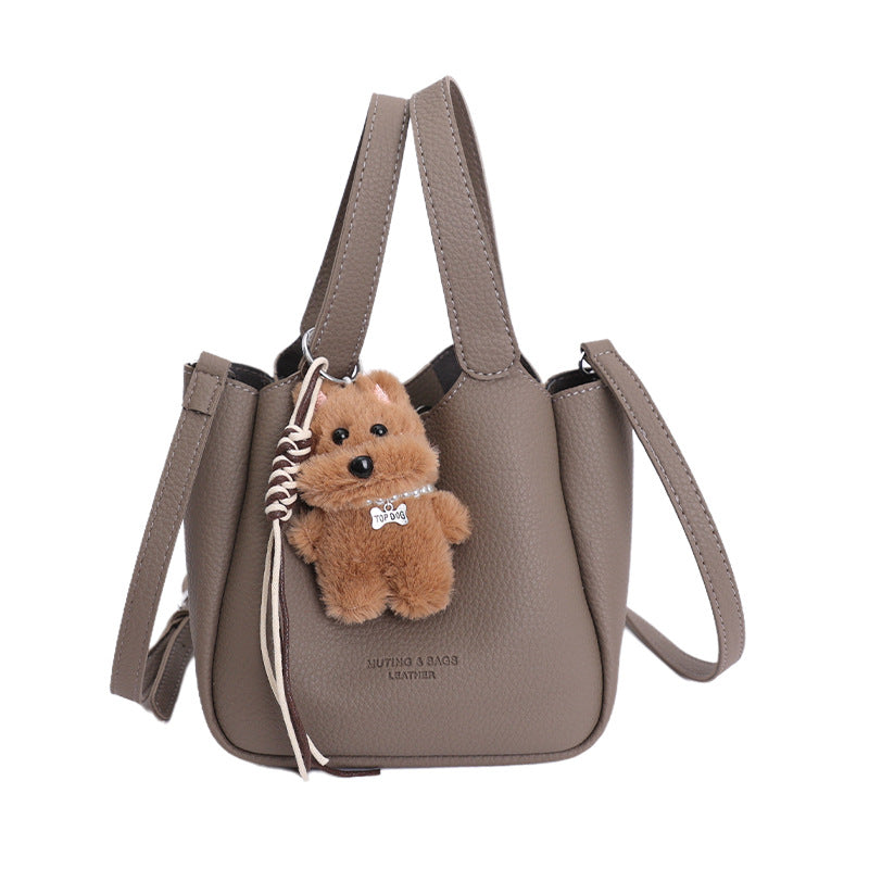 Damen kleine Handtasche mit abnehmbarem Plüschanhänger Nord Taschen