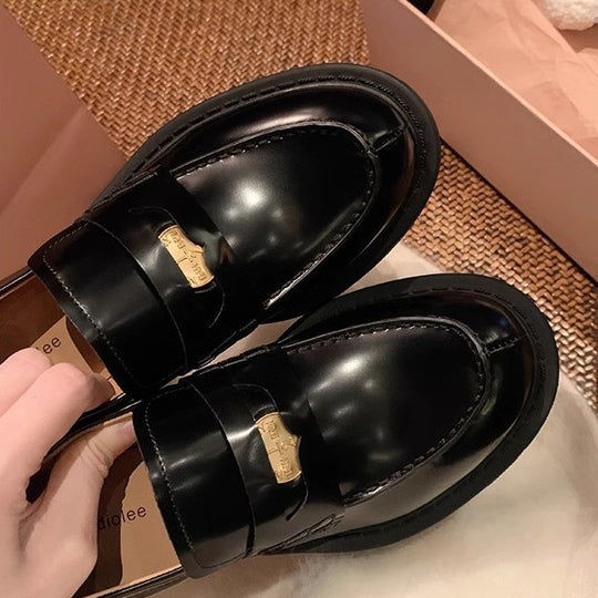 Damen Chunky Loafer mit Plateau-Profilsohle und goldener Zierspange Nord Taschen