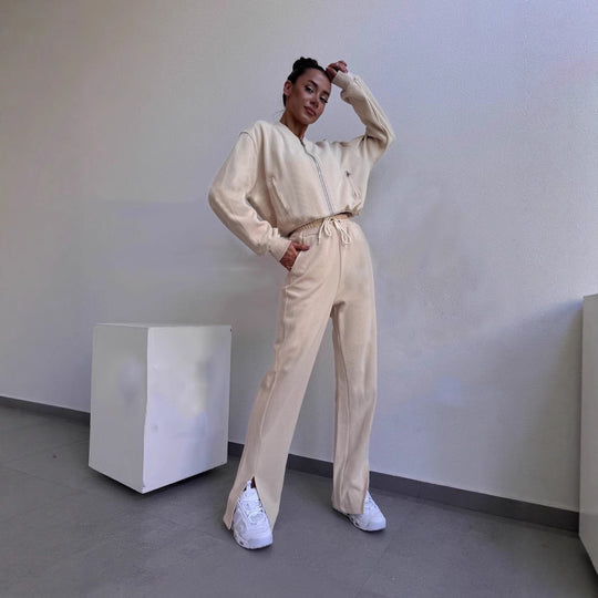 Damen weiches Velours-Zweiteiler mit kurzem Reißverschluss-Bomber und High-Waist-Hose mit Bein-Schlitz Nord Taschen