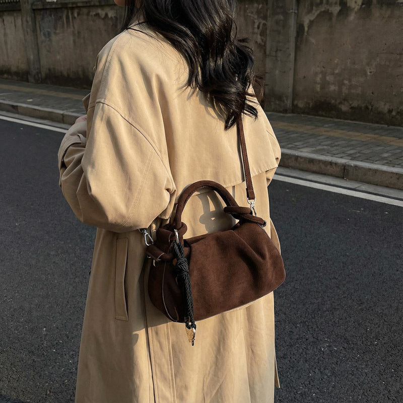 Damen Hobo-Tasche mit dekorativem Henkel und texturiertem Design Nord Taschen