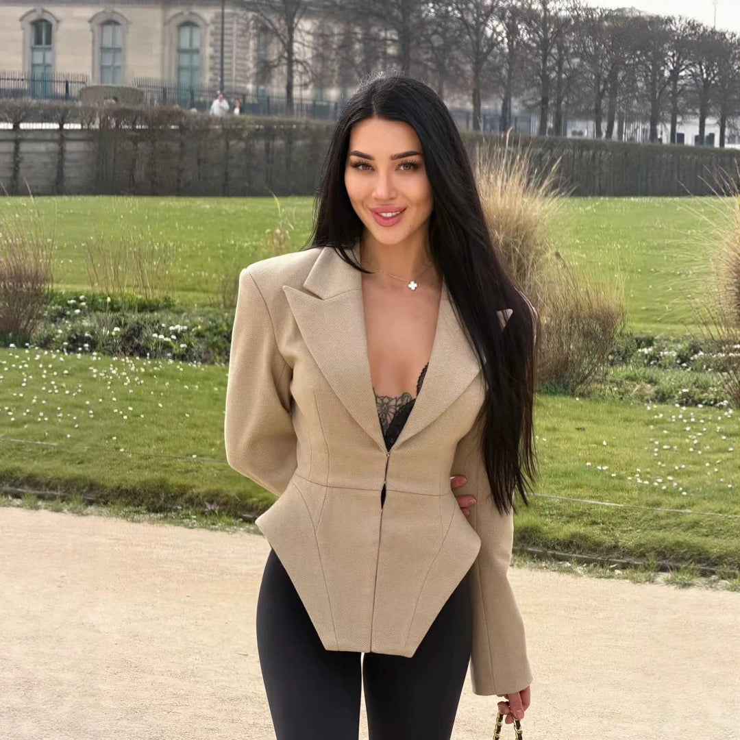 Damen Taillierter Blazer mit Peplum-Schnitt und asymmetrischer Saumführung Nord Taschen