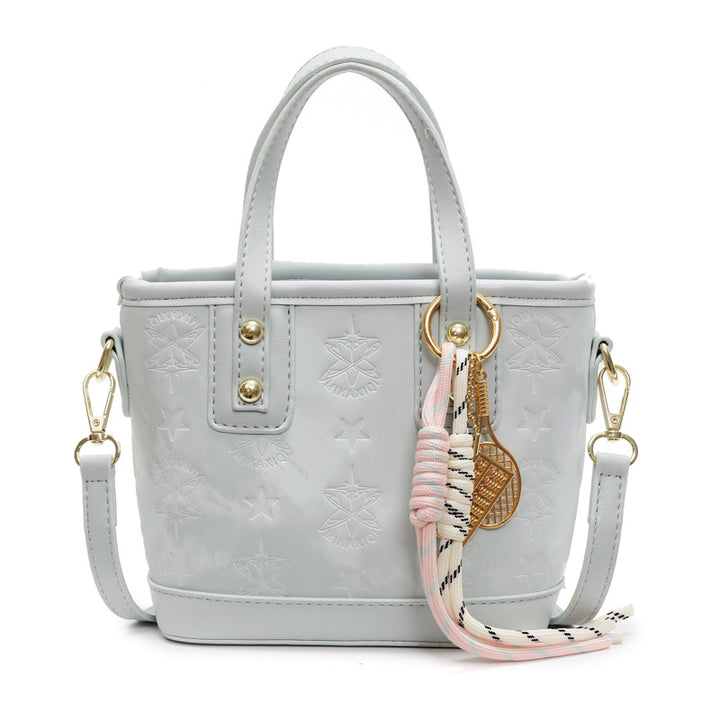Damen Mini-Tasche im verspielten Design mit dekorativen Anhänger | Nord Taschen