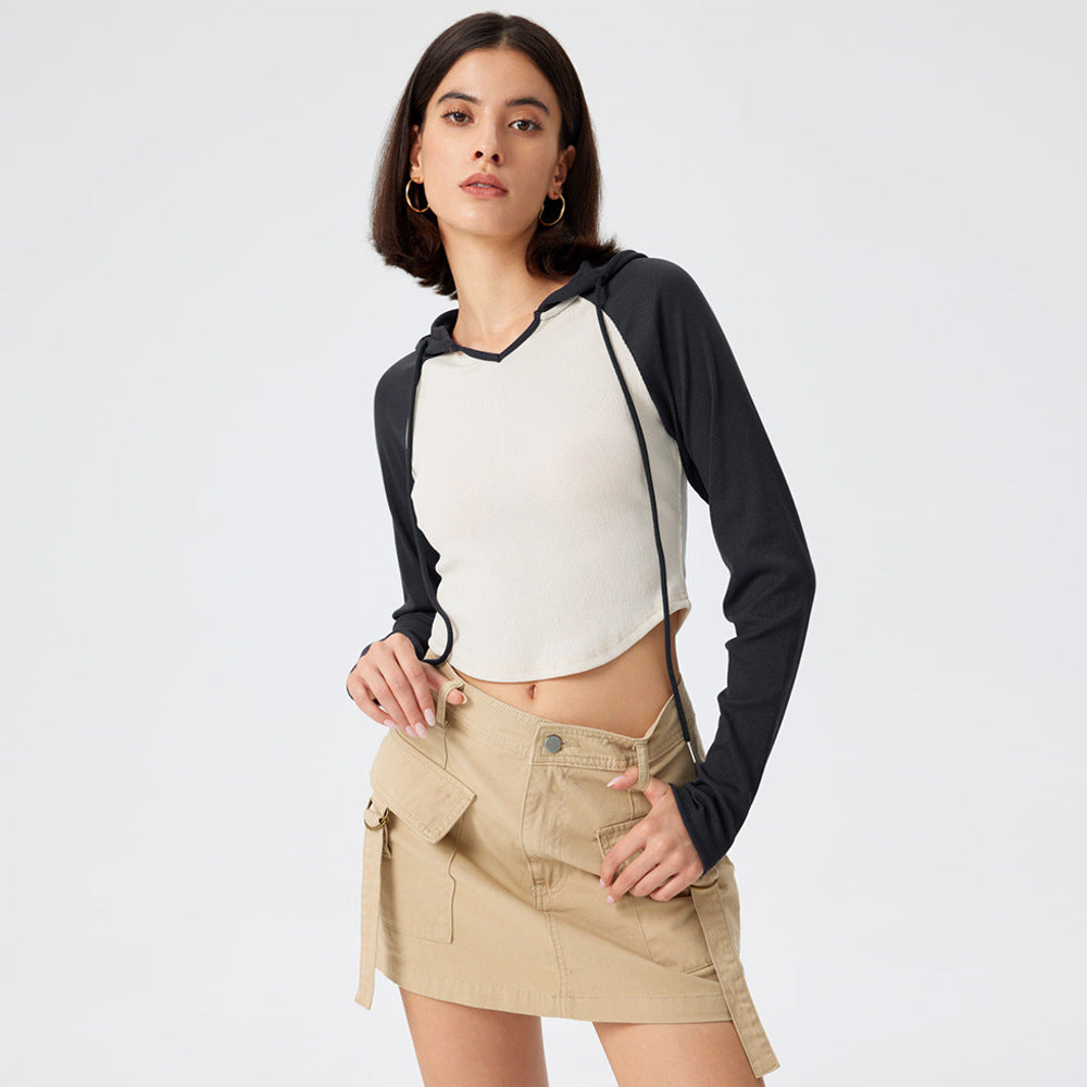 Damen Cropped Kapuzenlongsleeve mit Raglanärmeln, Daumenloch und geripptem Stretchkörper Nord Taschen