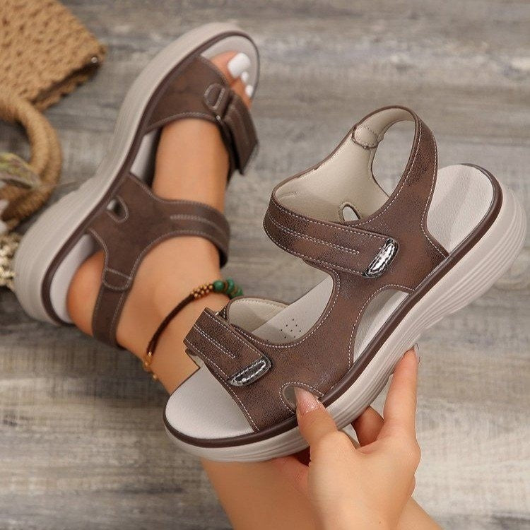 Damen Komfortsandalen mit verstellbaren Klettverschlüssen und ergonomischem Fußbett