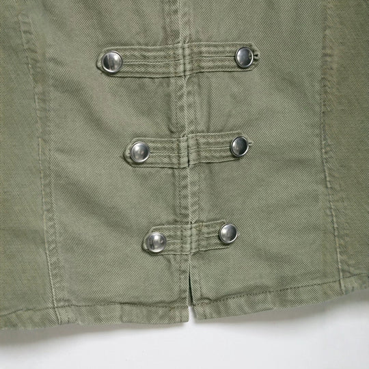 Damen Kurzgeschnittene Military-Jacke mit Stehkragen, Zierknopfleiste und taillierter Silhouette Nord Taschen