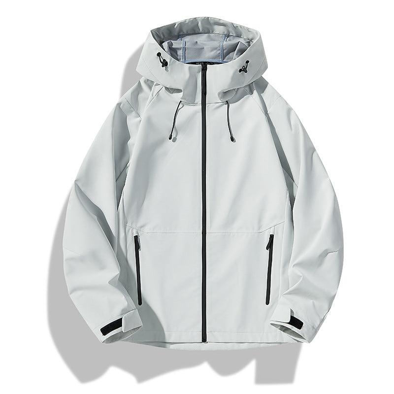 Herren Minimalistische Softshell-Regenjacke mit TPU‑Membran, verschweißten Nähten und verstellbarer Kapuze Nord Taschen