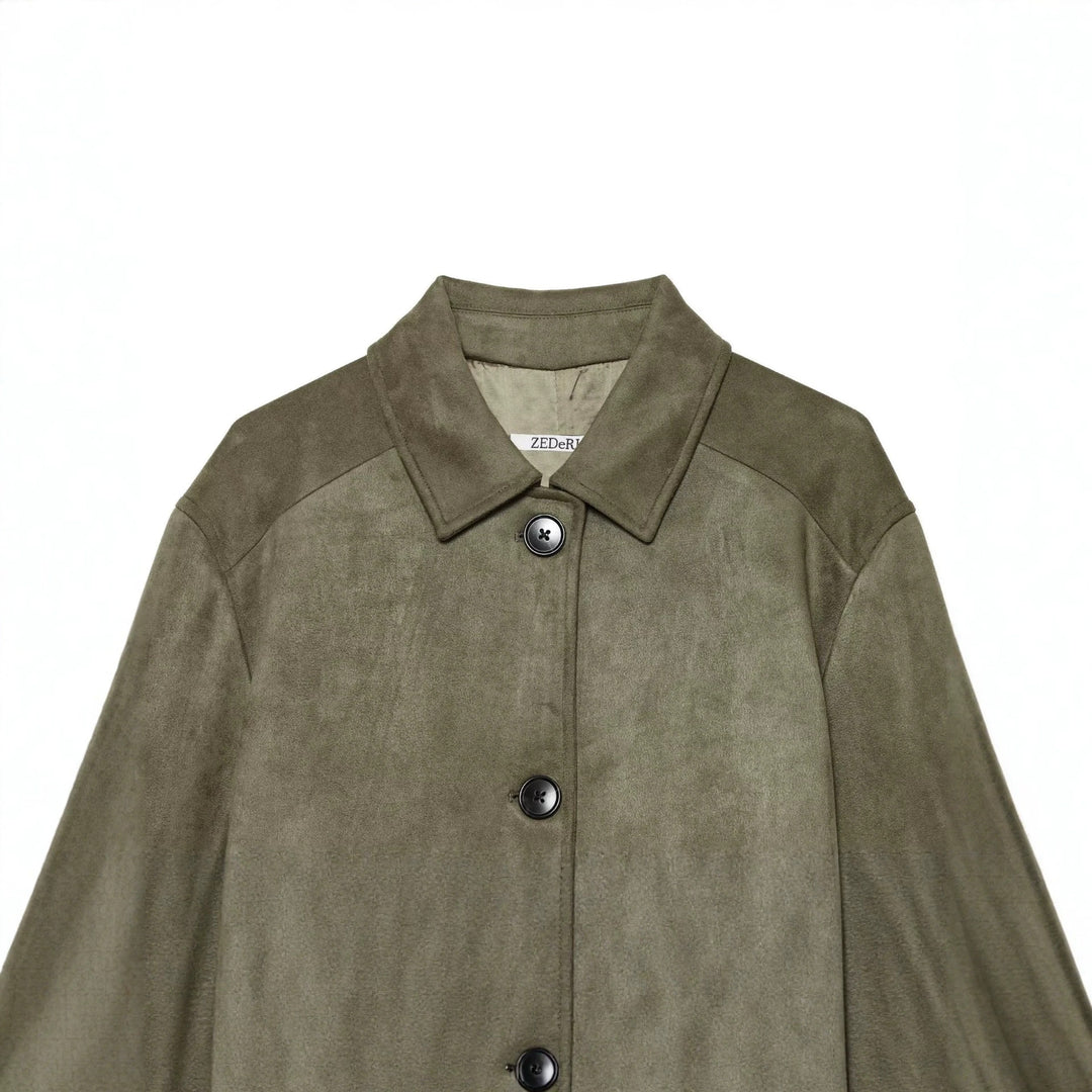 Damen Kurzjacke aus Velourslederimitat mit Hemdkragen und aufgesetzten Taschen Nord Taschen