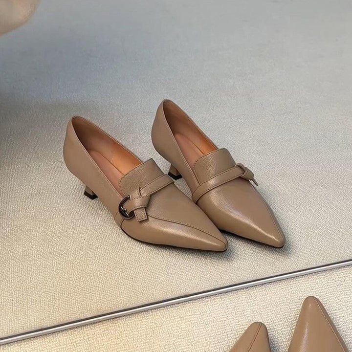 Damen elegante spitze Ballerinas mit feinem Riemen