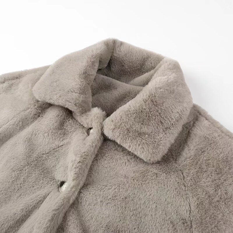 Damen Kurz geschnittene Teddy‑Fleecejacke mit Hemdkragen, verdeckter Knopfleiste und Eingrifftaschen Nord Taschen