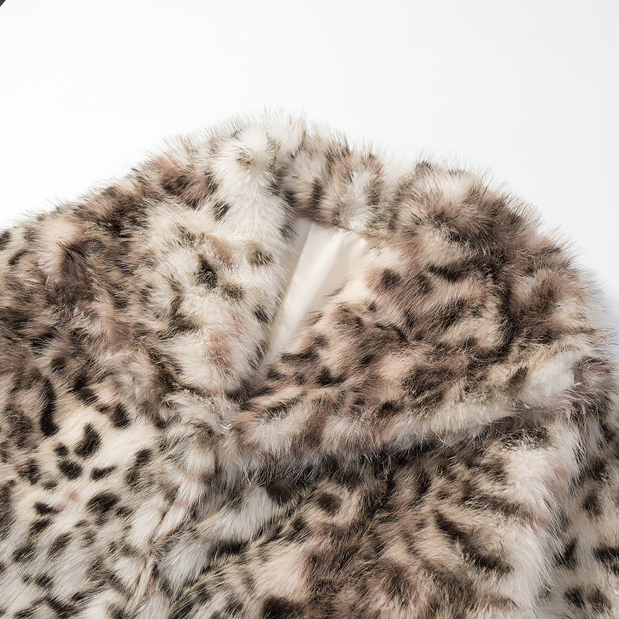 Damen Kurz geschnittener kuscheliger Kunstpelz-Mantel mit Leopardenmuster und Stehkragen Nord Taschen