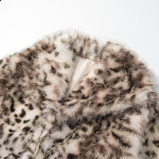 Damen Kurz geschnittener kuscheliger Kunstpelz-Mantel mit Leopardenmuster und Stehkragen Nord Taschen