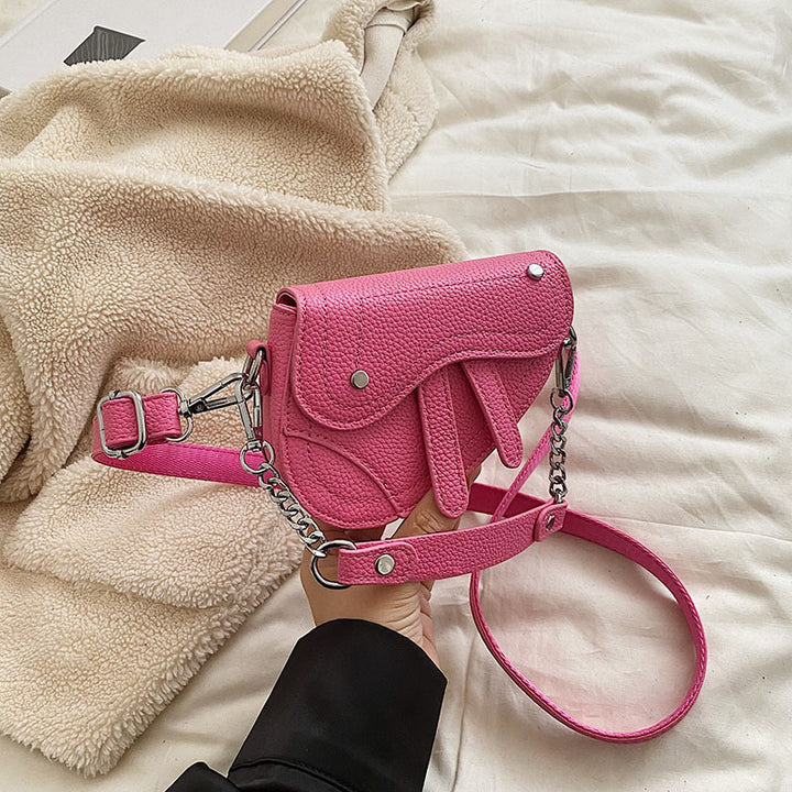 Damen Umhängetasche mit einzigartigem Kettendetail und innovativen Fächern Nord Taschen