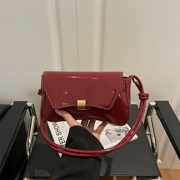 Damen elegante Umhängetasche mit stilvollem Klappverschluss Nord Taschen