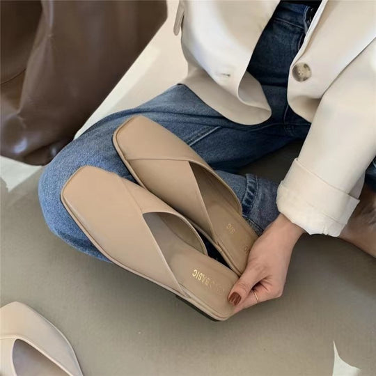 Damen Slip-On Pantoletten mit kunstlederner Oberfläche und bequemem Fußbett