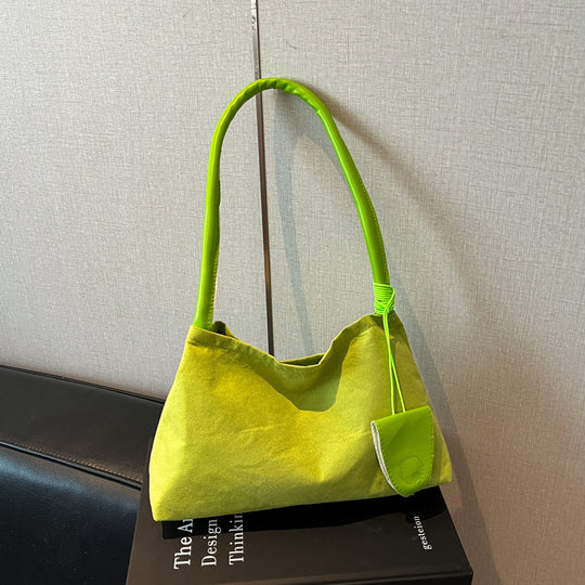 Damen Schultertasche aus weichem Wildleder mit abnehmbarem Anhänger Nord Taschen