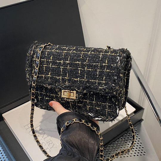 Damen Umhängetasche mit strukturiertem Tweeddesign und schickem Kettenhenkel Nord Taschen
