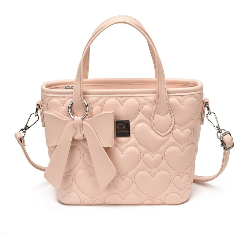 Damen hochwertige Handtasche mit verspieltem Herzdesign Nord Taschen