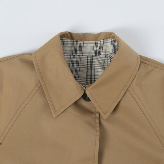 Damen Wendbarer Trenchcoat mit Raglanärmeln, kariertem Innenfutter und verdeckter Knopfleiste Nord Taschen