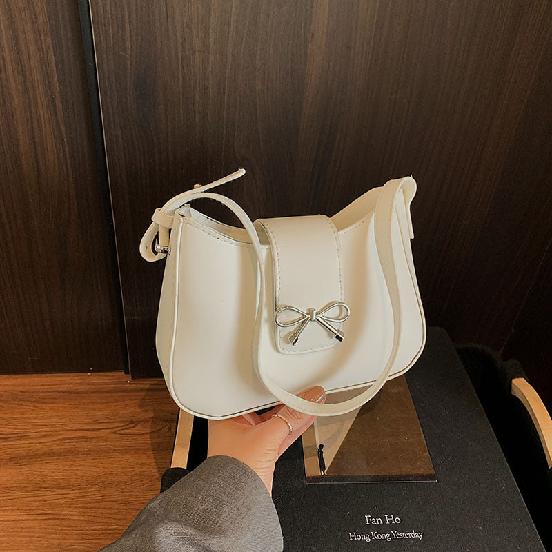 Damen Handtasche mit raffiniertem Knotenverschluss Nord Taschen