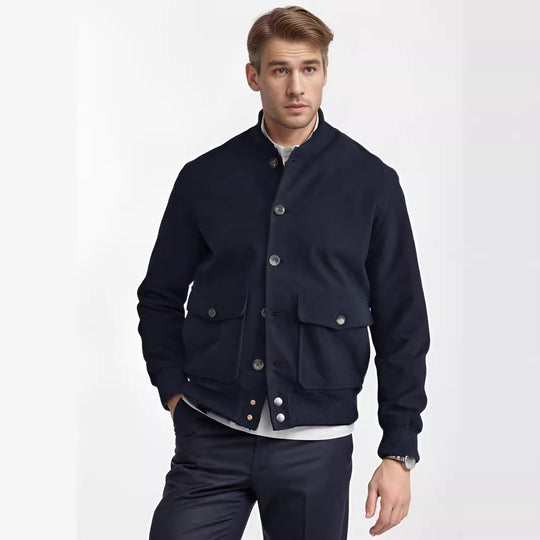 Herren Kurzjacke im Bomberstil mit Knopfverschluss und Pattentaschen Nord Taschen
