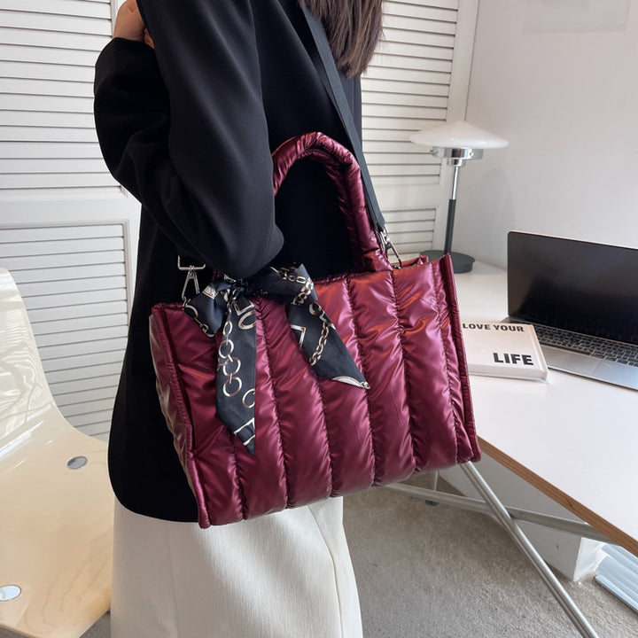 Damen Stepp Handtasche mit elegantem Schal Nord Taschen