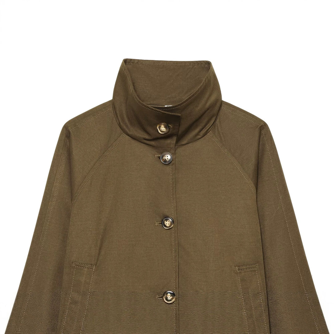 Damen Kurzjacke mit hohem Stehkragen, Tunnelzugsaum und kontrastierten Karomanschetten Nord Taschen
