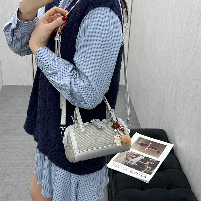Damen Mini-Tasche mit verspieltem Anhänger Nord Taschen