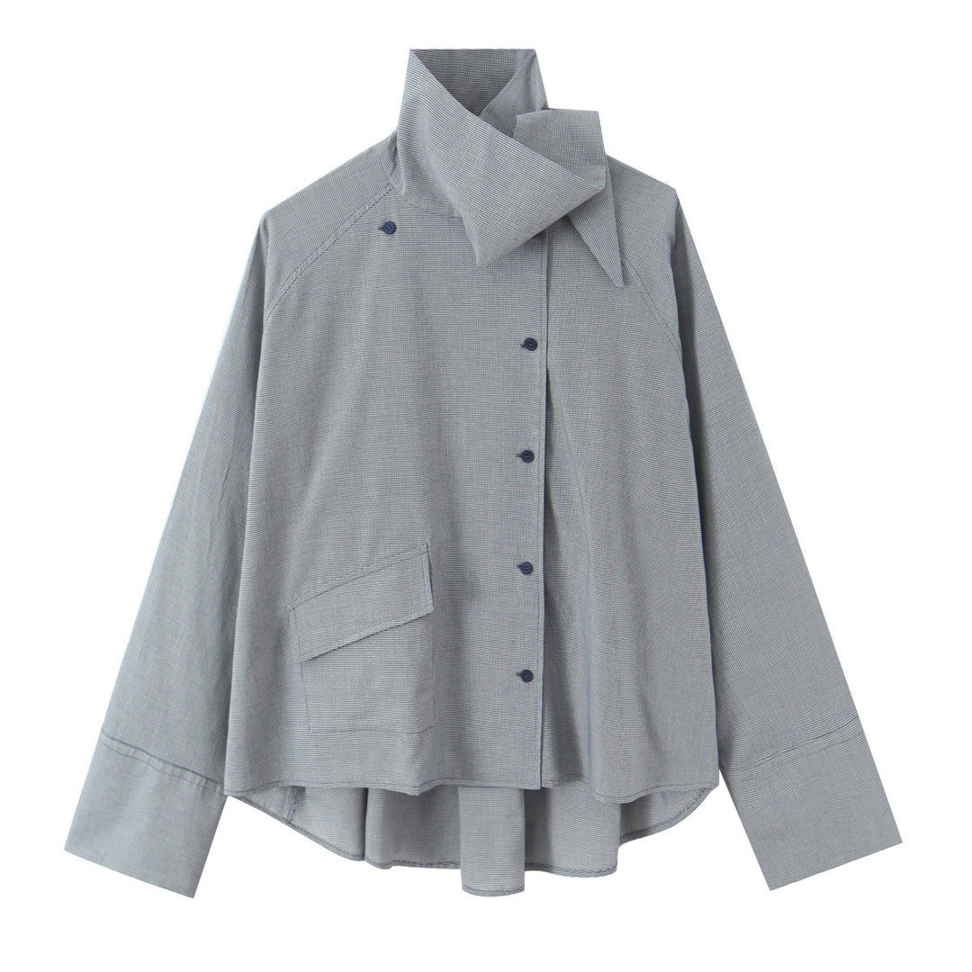 Damen Oversize-Bluse mit hohem Schalkragen und asymmetrischer Knopfleiste Nord Taschen