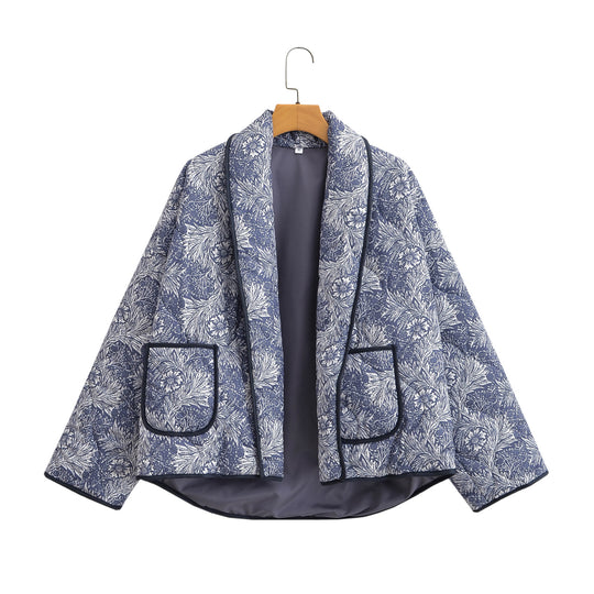 Damen Kurz geschnittene Steppjacke im Vintage-Blumenmuster mit Schalkragen und Kontrastpaspel Nord Taschen