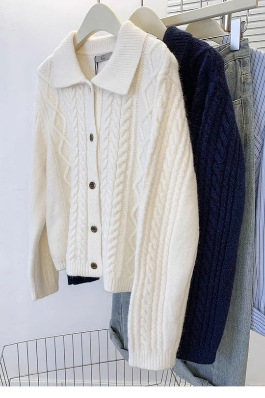 Damen Strickjacke mit Zopfmuster, Umlegekragen und Knopfleiste Nord Taschen