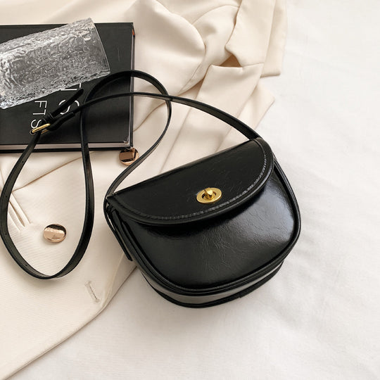 Damen Umhängetasche im eleganten Retro-Design mit goldenen Akzenten Nord Taschen