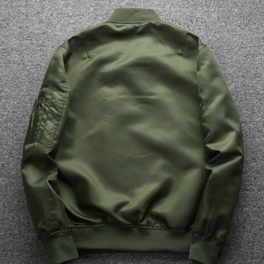 Herren Taillierter Nylon-Bomber im Aviator-Look mit Ärmeltasche und gerippten Bündchen Nord Taschen