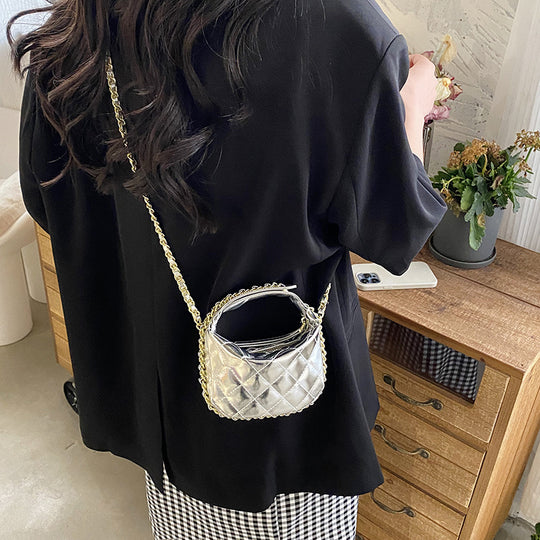 Damen modische Hobo-Tasche mit verstellbarem Schulterriemen und stilvoller Steppung Nord Taschen