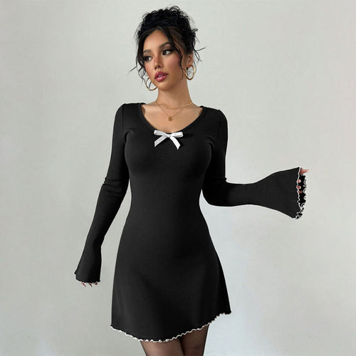 Damen geripptes Minikleid mit Trompetenärmeln, Zierschleife am Dekolleté und welligem Saum Nord Taschen