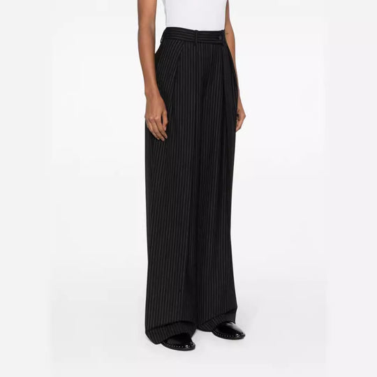 Damen Zweiteiliger Nadelstreifen-Anzug mit oversized Doppelreiher und weiten Bundfaltenhosen Nord Taschen
