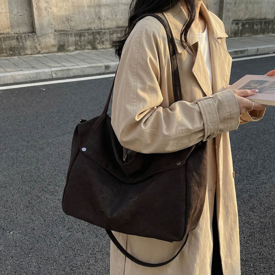 Damen Hobo-Tasche aus hochwertigem Kunstleder mit floralem Design Nord Taschen