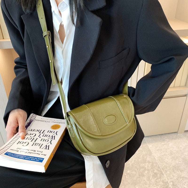 Damen Umhängetasche aus hochwertigem Kunstleder mit klassischer Klappenöffnung Nord Taschen