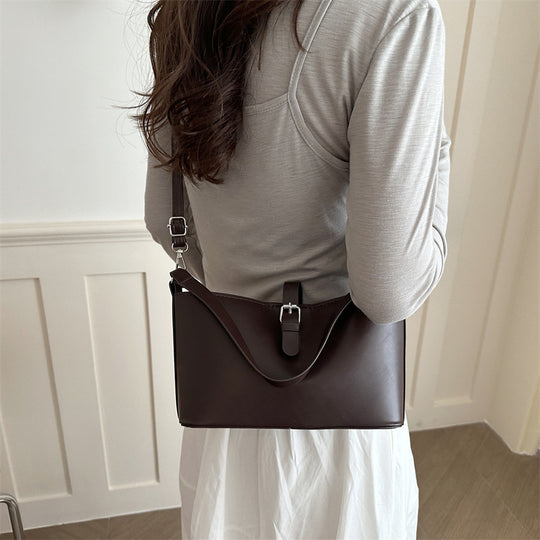 Damen Umhängetasche mit schickem minimalistischen Design und verstellbarem Trageriemen Nord Taschen
