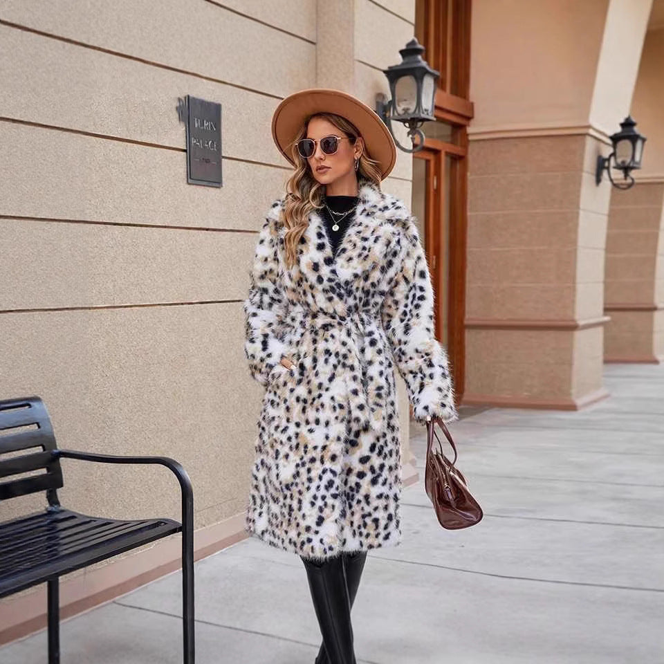 Damen Midi-Kunstpelzmantel mit Leopardenprint, tailliertem Bindegürtel und Schalkragen Nord Taschen