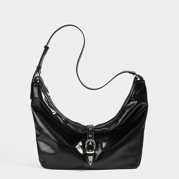 Damen Hobo-Tasche mit metallic glänzender Oberfläche und elegantem Gurtverschluss Nord Taschen