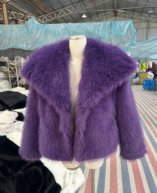 Damen Kurzbolero im Boxy-Cut aus veganem Shaggy-Kunstpelz mit XXL-Schalkragen Nord Taschen