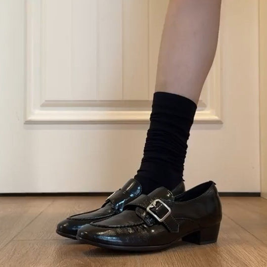 Damen Loafer mit poliertem Finish, dekorativer Metallschnalle und niedrigem Blockabsatz Nord Taschen