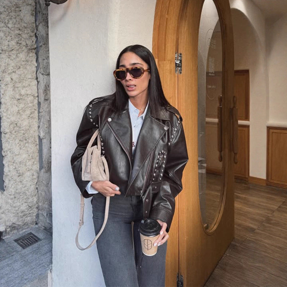 Damen Kurze Nieten-Bikerjacke aus Lederimitat mit Taillengürtel Nord Taschen