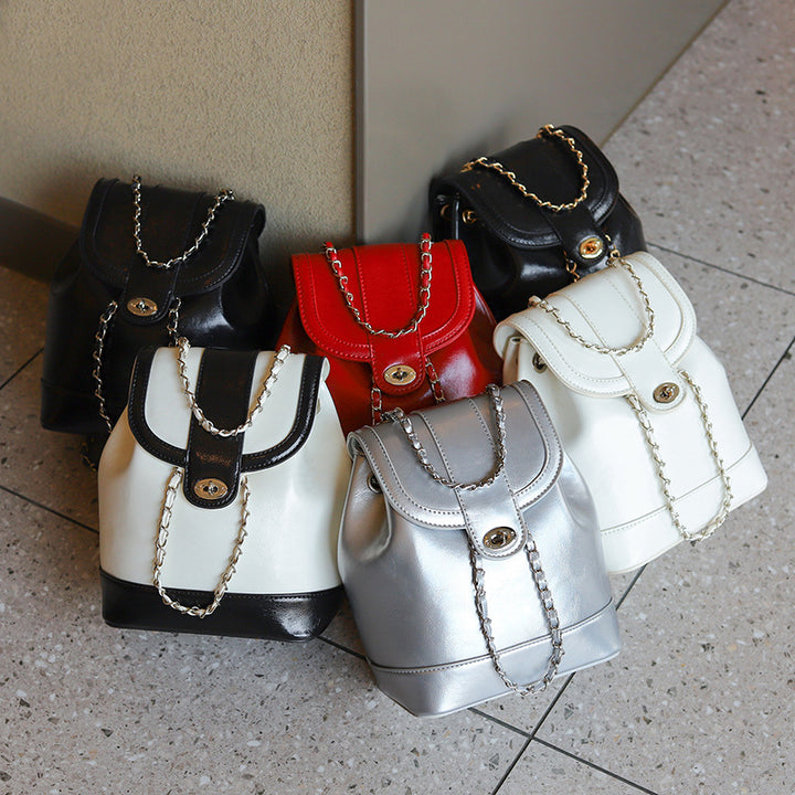 Damen Rucksacktasche mit elegantem Kettenakzent und raffiniertem Klappverschluss Nord Taschen